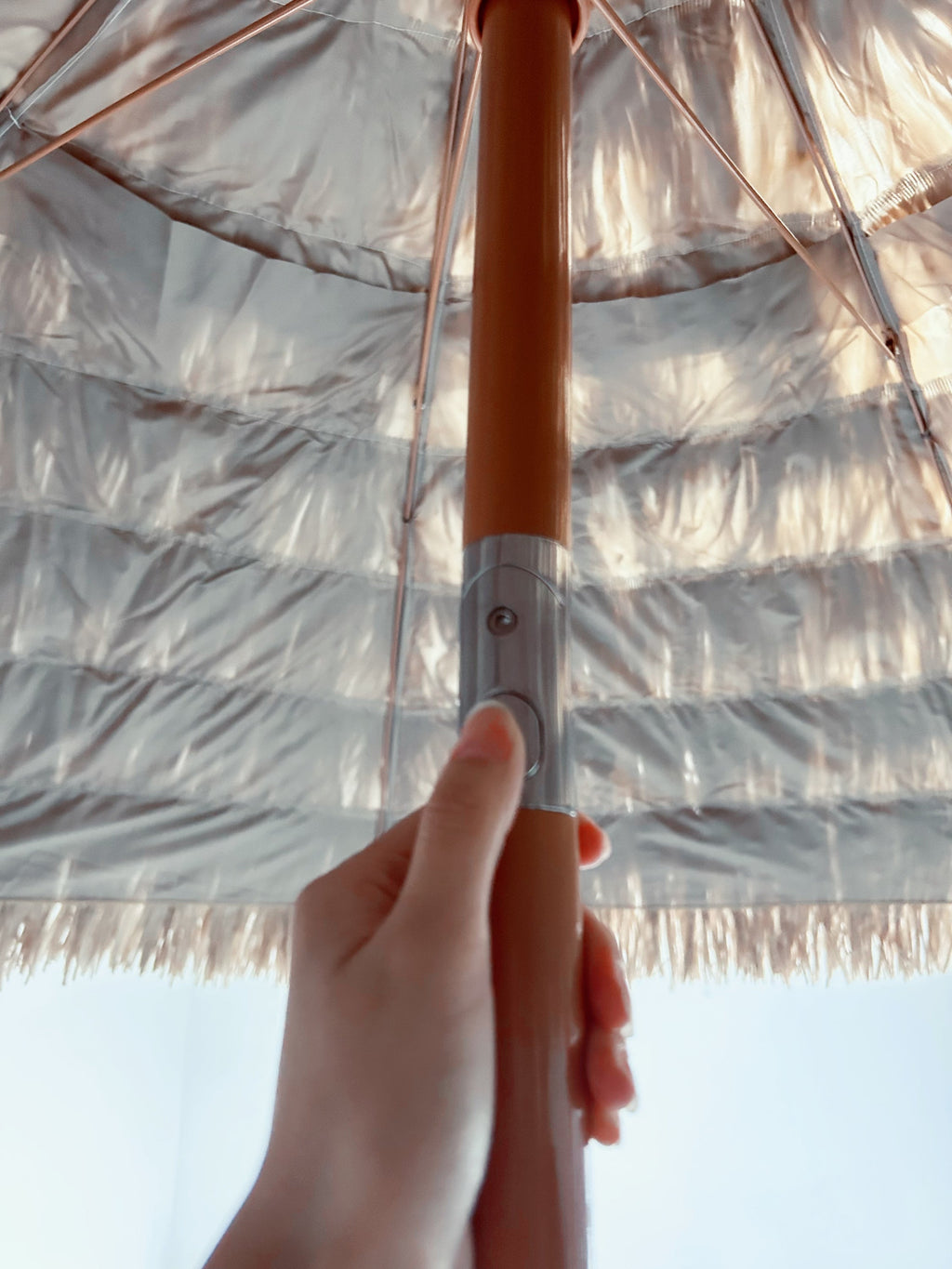 Patio Umbrella Tiki Thatch Style Raffia Brown 8 Ft Tilt Push Button